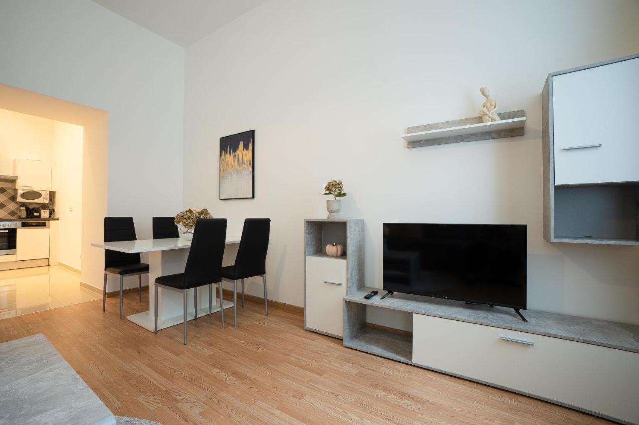 Apartment In The Central Area. 5 Minute'S Walk To The Danube. Vienne Extérieur photo