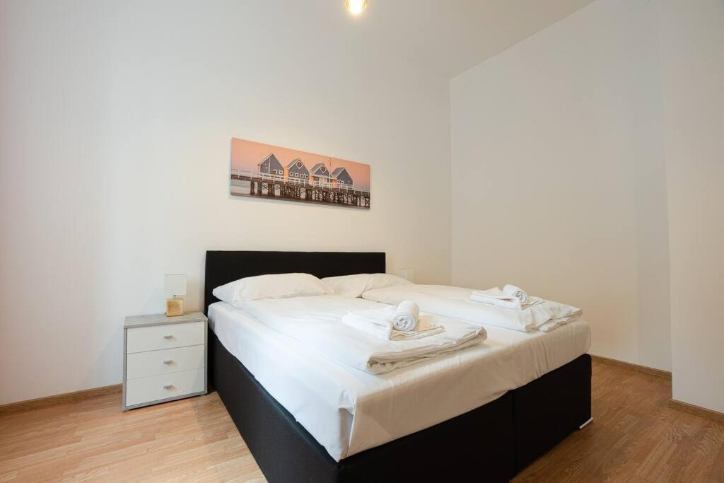 Apartment In The Central Area. 5 Minute'S Walk To The Danube. Vienne Extérieur photo