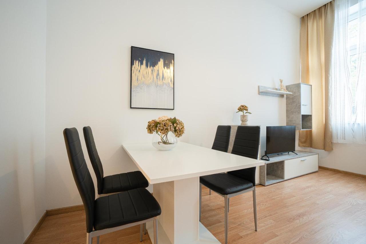 Apartment In The Central Area. 5 Minute'S Walk To The Danube. Vienne Extérieur photo