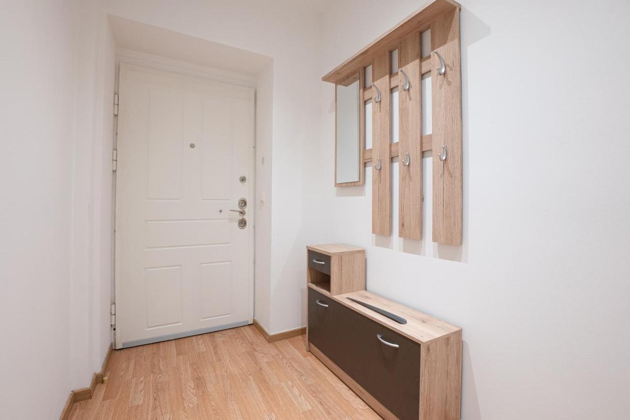 Apartment In The Central Area. 5 Minute'S Walk To The Danube. Vienne Extérieur photo