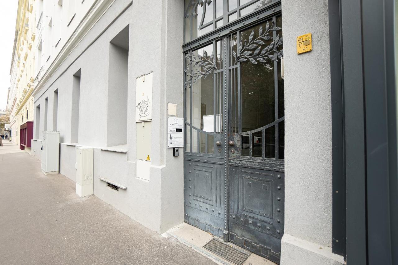 Apartment In The Central Area. 5 Minute'S Walk To The Danube. Vienne Extérieur photo