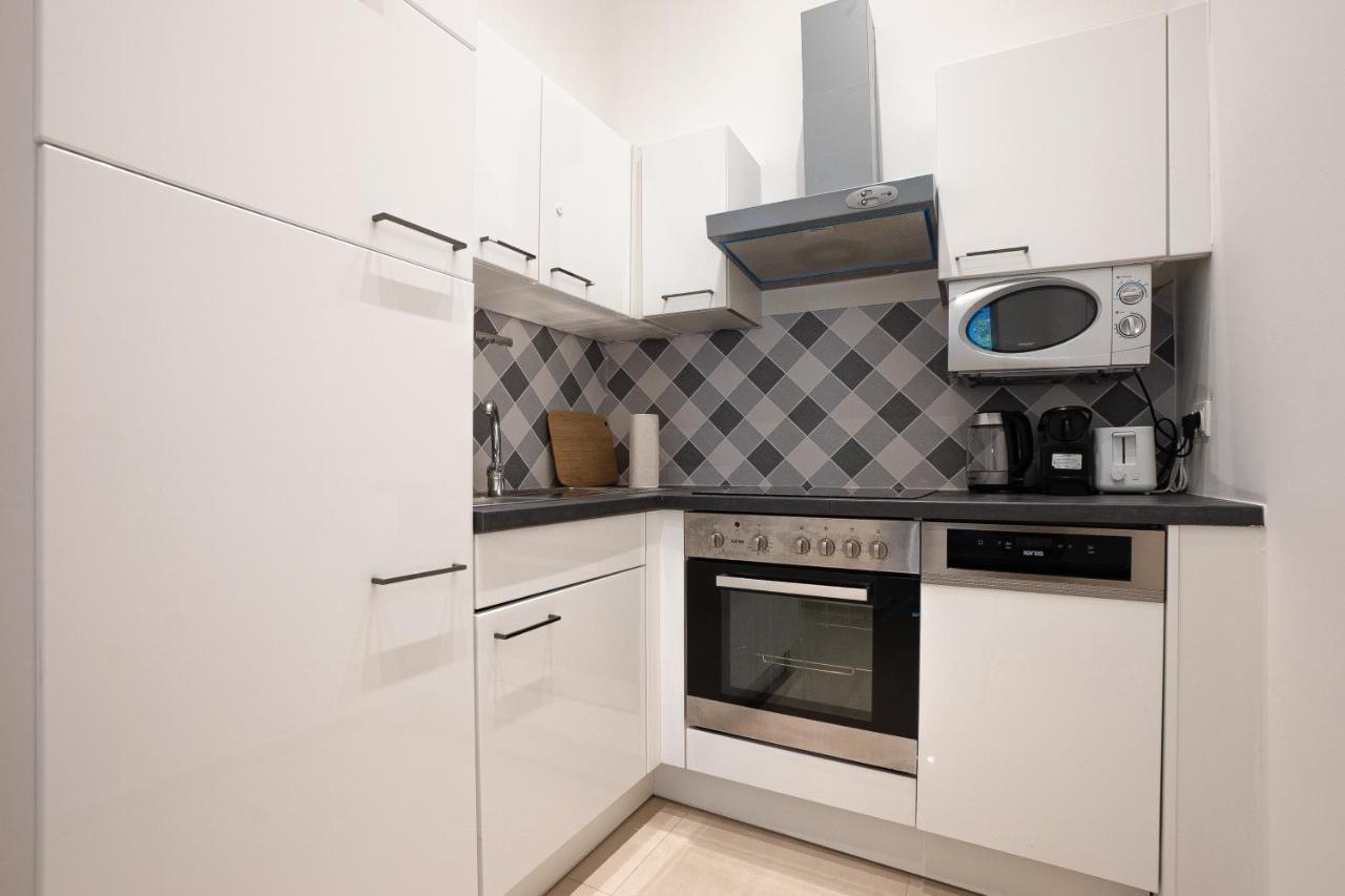 Apartment In The Central Area. 5 Minute'S Walk To The Danube. Vienne Extérieur photo